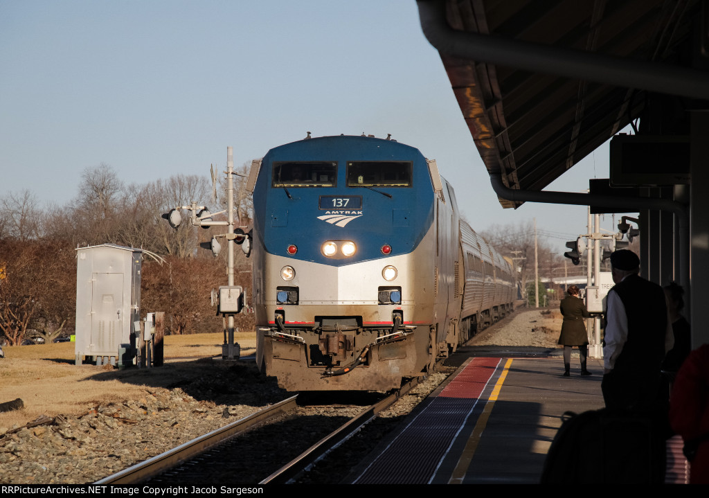 Amtrak 80